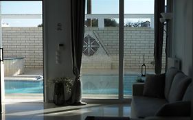 Emvi Apartments II Near Airport